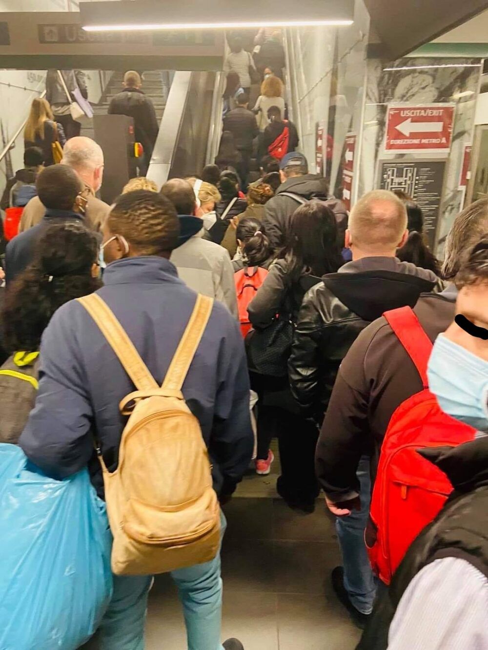 Roma, metro B ferma anche oggi: collasso totale del trasporto pubblico