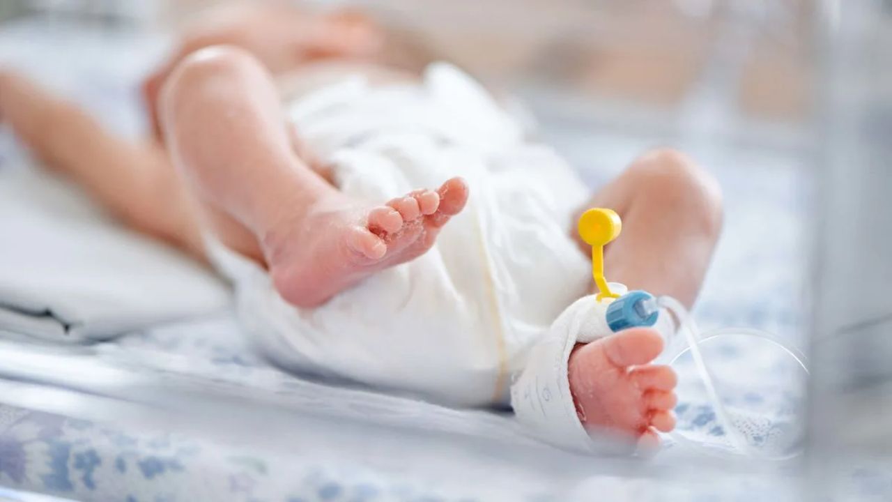 Roma, incinta e non vaccinata muore di Covid a soli 28 anni: nascita prematura