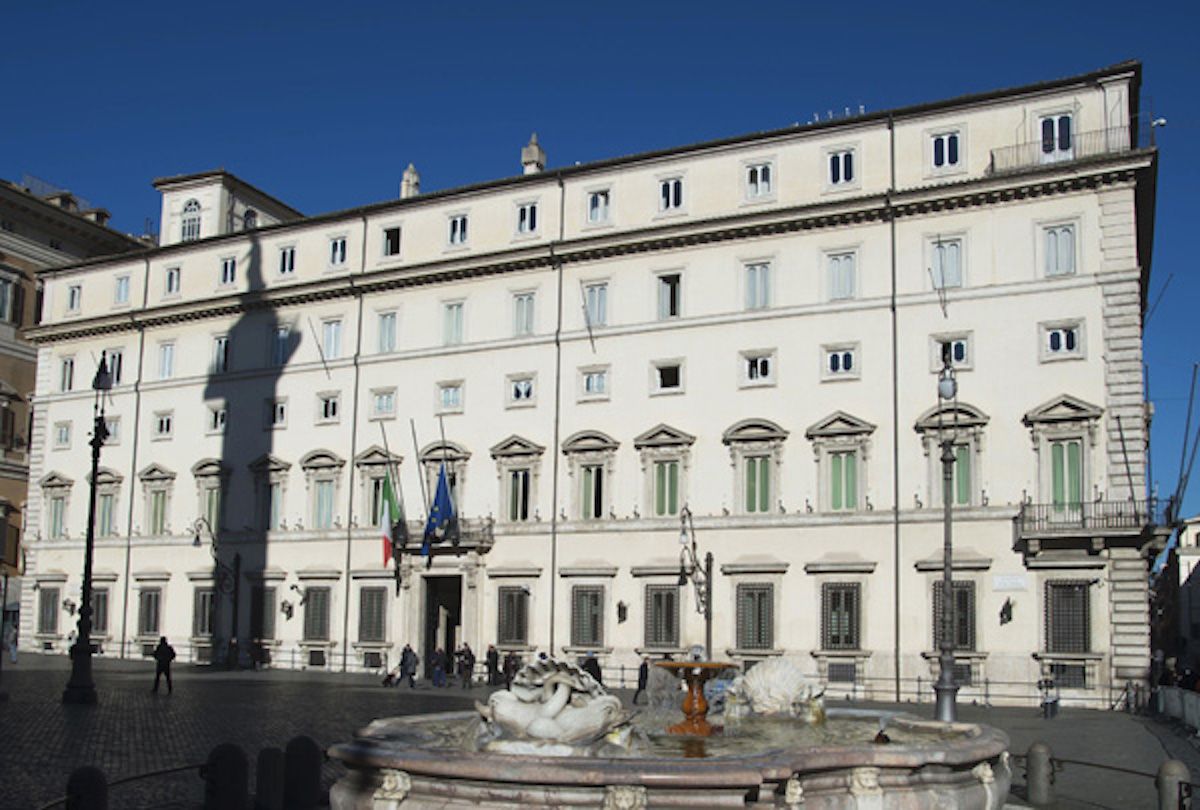 allarme pacco bomba palazzo chigi