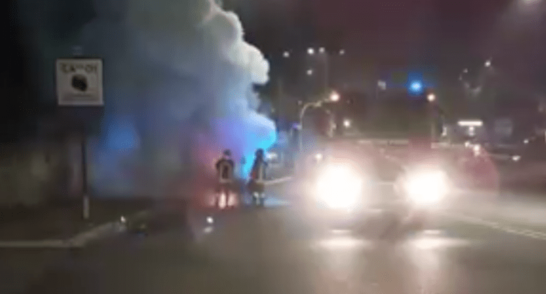 Serata ‘di fuoco’ a Montesacro: in fiamme due camion (FOTO e VIDEO) Serata ‘di fuoco’ a Montesacro: in fiamme due camion (FOTO e VIDEO)