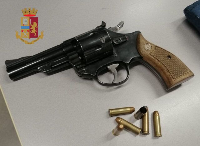 Roma Torno E Ti Ammazzo Pretende Una Birra Gratis Poi Partono I Colpi Di Pistola Arrestato Per Tentato Omicidio