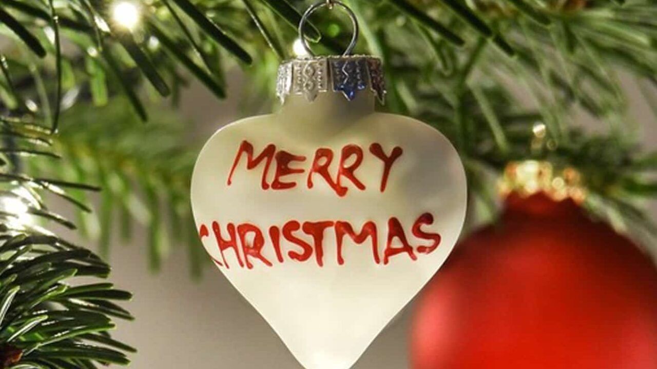 Messaggi Di Auguri Di Natale Le Migliori Immagini E Frasi Divertenti Da Inviare Su Whatsapp E Facebook