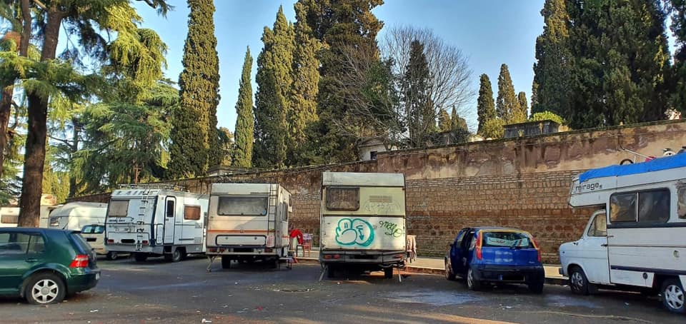 Camping al cimitero Verano