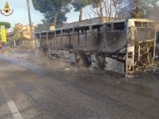 autobus in fiamme Tuscolana