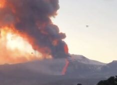 etna erutta foto