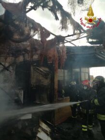 Incendio Roma balcone-gazebo