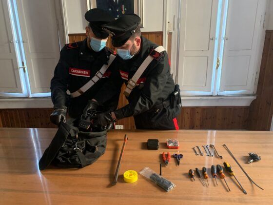Da Anzio a Roma in trasferta con i grimaldelli in auto: denunciata coppia Da Anzio a Roma in trasferta con i grimaldelli in auto: denunciata coppia