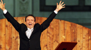 roberto benigni a Sanremo 2023