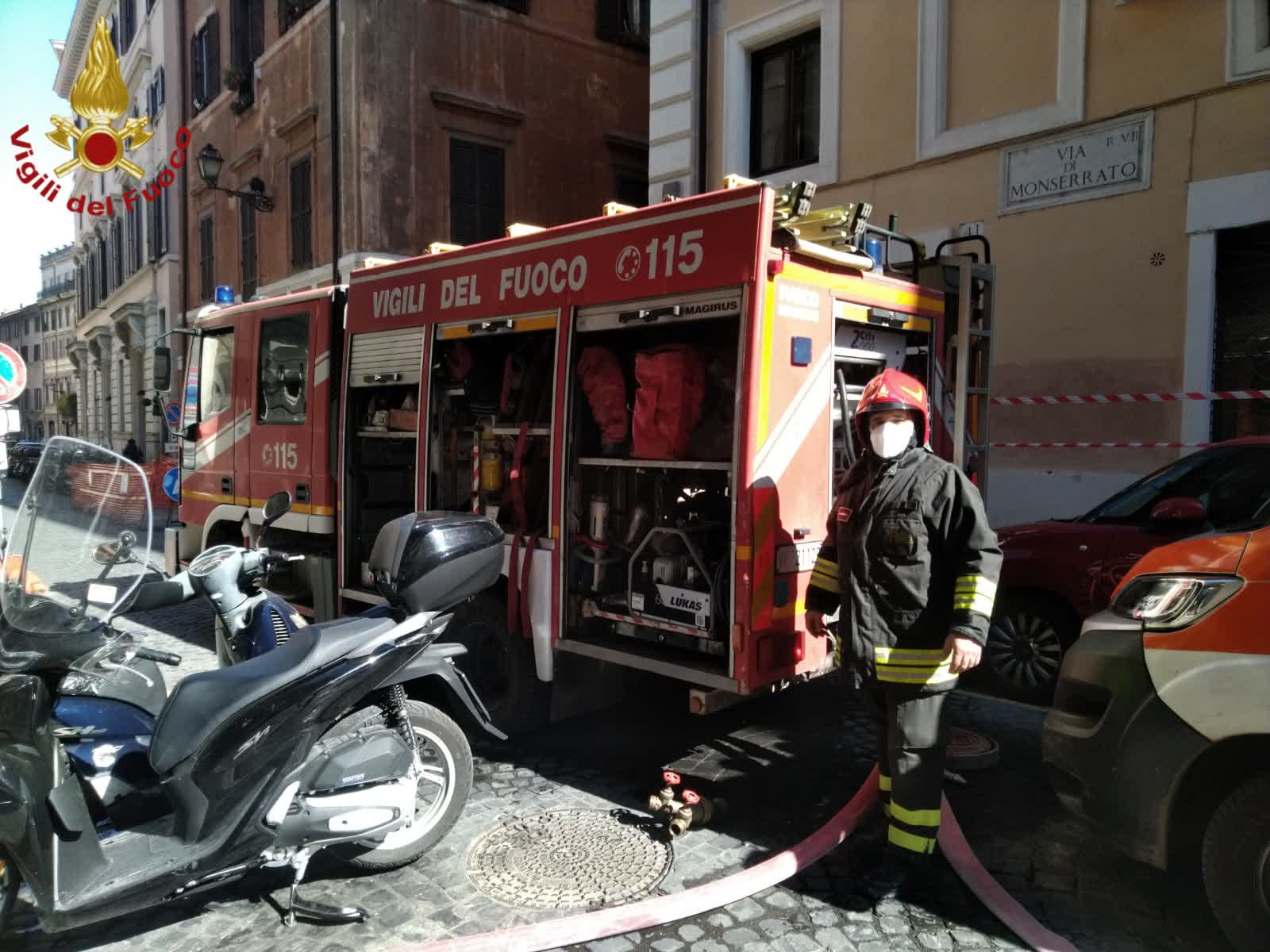 Donna morta via Monserrato