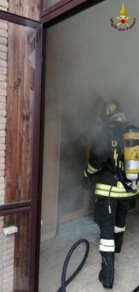 Uccide la madre, poi si spara nel tentativo di suicidarsi: soffriva di bipolarismo, tutti i dettagli sulla tragedia al Tintoretto Uccide la madre, poi si spara nel tentativo di suicidarsi: soffriva di bipolarismo, tutti i dettagli sulla tragedia al Tintoretto