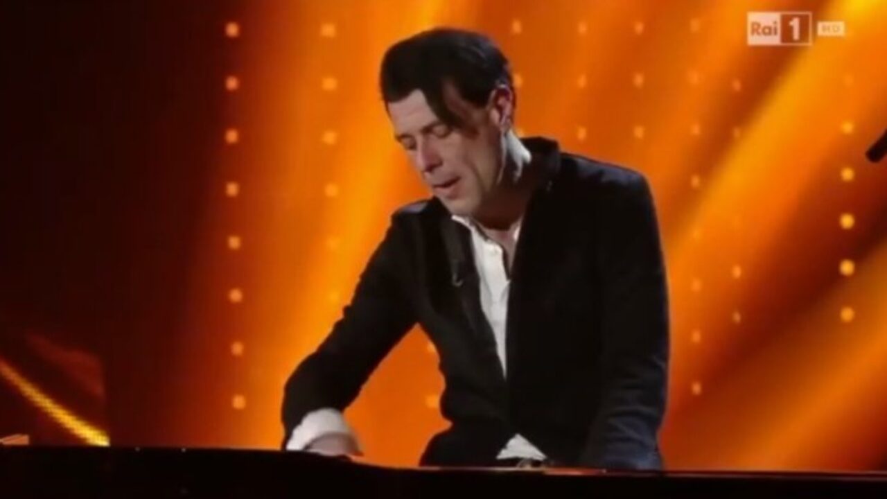 pix Ezio Bosso Tomba ezio bosso chi era malattia musica