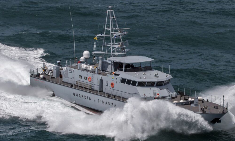 Contrabbando doganale nel Golfo di Gaeta: fermata imbarcazione ‘irregolare’, proprietario denunciato