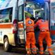 Roma, incidente durissimo: furgone sbalzato in aria da bus Atac. Ci sono feriti