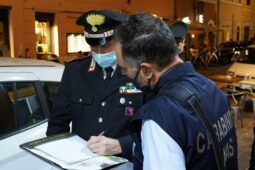 Controlli dei Carabinieri con Nas e Nil (2)