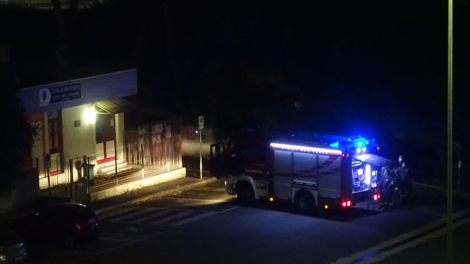 Incendio piazzale delle Province Pomezia