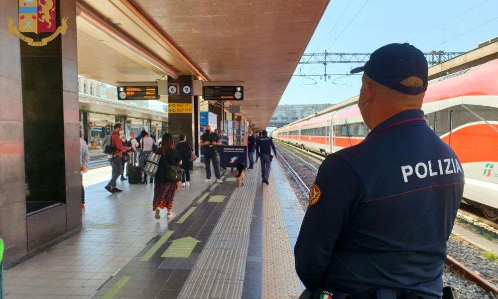 La mamma scende a Ladispoli, il figlio sfugge al controllo e risale sul treno: ‘intercettato’ a Civitavecchia La mamma scende a Ladispoli, il figlio sfugge al controllo e risale sul treno: ‘intercettato’ a Civitavecchia