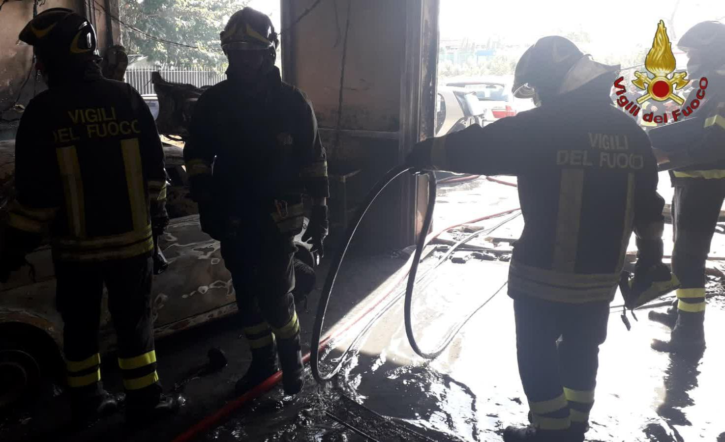 Incendio officina morto titolare