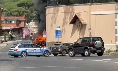 auto in fiamme albano