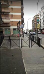 via collatina marciapiede bloccato