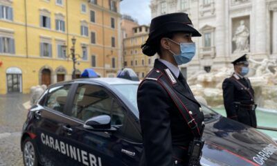 Roma, ancora borseggi alla Fontana di Trevi: arrestato 40enne francese