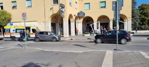 incidente pomezia piazza indipendenza