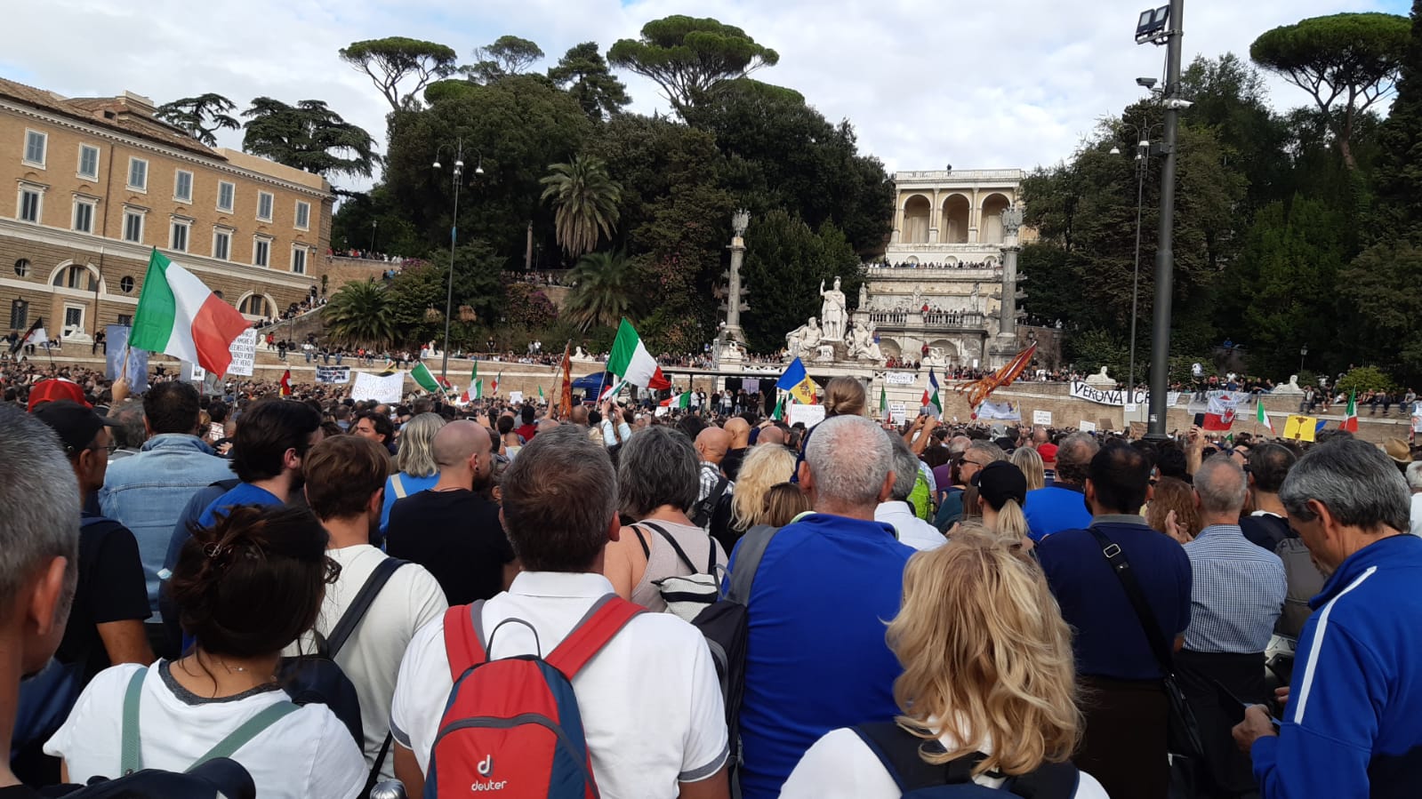 manifestazione no-green pass a Roma, scarcerati Castellini e Aronica