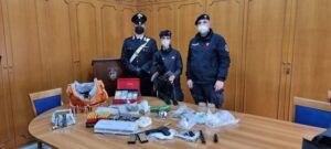 Armi e droga in casa arrestato 33enne