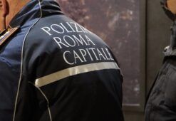 Intervento della Polizia Locale per una discarica abusiva a Roma nord