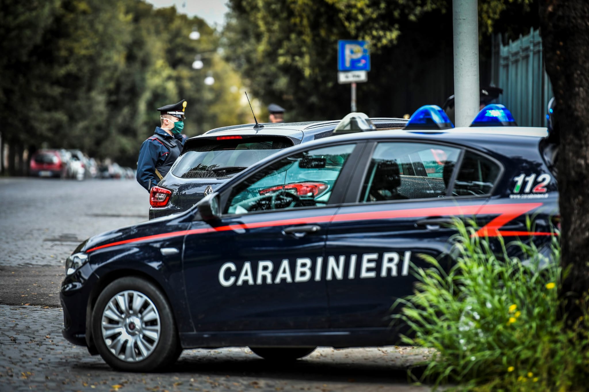 Roma, spacciava cocaina davanti a tutti: arrestato un 18enne