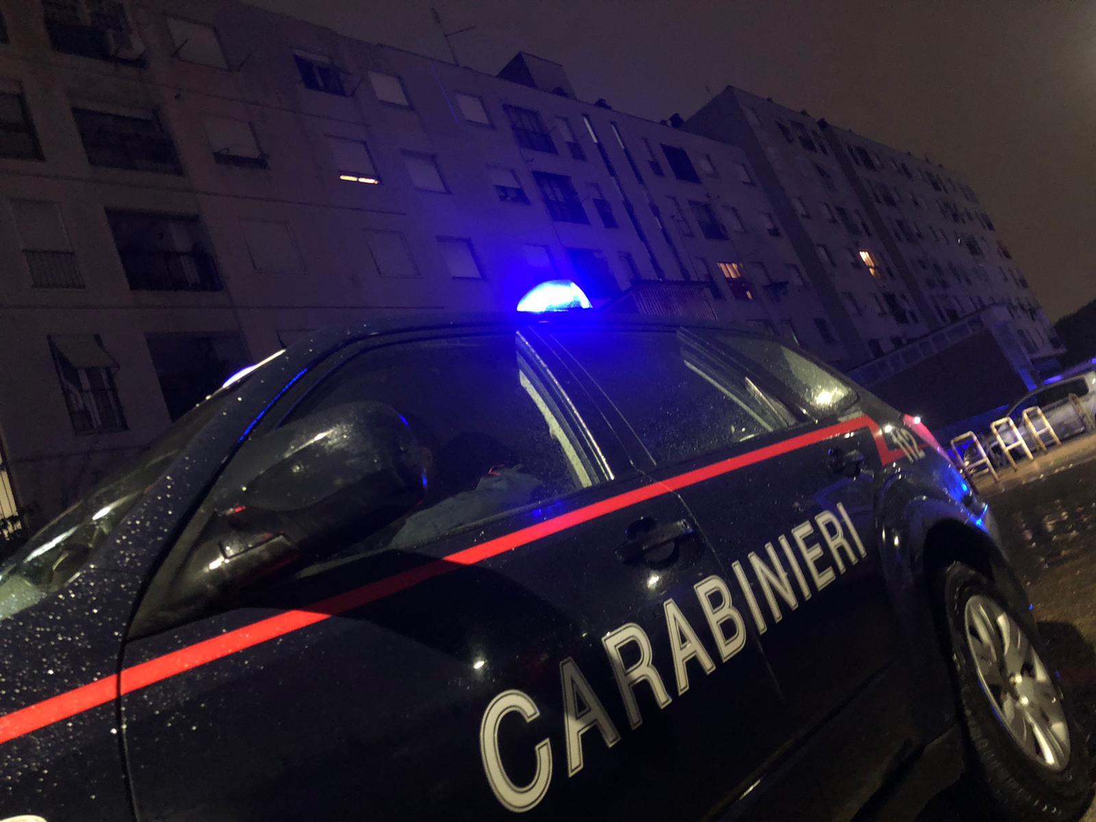 pattuglia dei carabinieri per un aggressione sul lungomare caboto a Gaeta