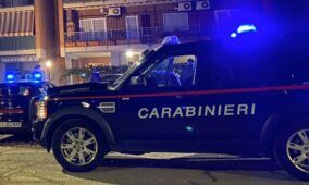 Civitavecchia, si muove circospetto di notte in strada: ''beccato'' dai carabinieri durante lo spaccio