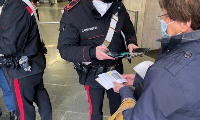 Controlli dei carabinieri per il green pass, con il nuovo decreto covid dal 1 maggio decadrà anche quello base