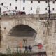 Roma, tragedia sul Tevere: identificato l'uomo caduto da Ponte Cestio