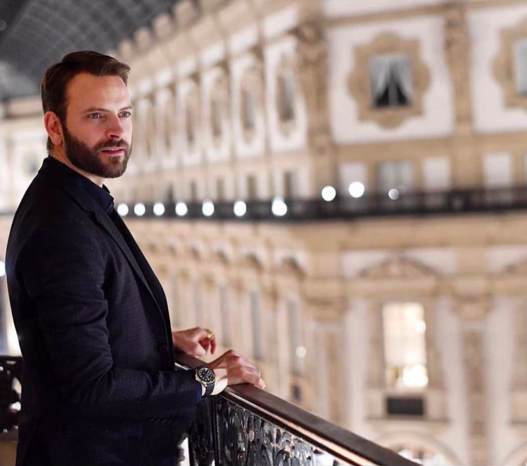 Alessandro Borghi: chi , età, carriera, film, fratello, chi è la fidanzata, altezza, Instagram