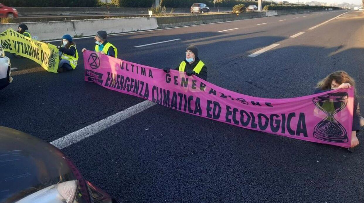 GRA bloccato a causa della protesta degli attivisti