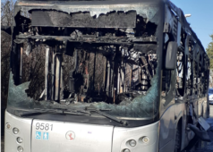 bus atac a fuoco