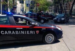 macchina carabinieri