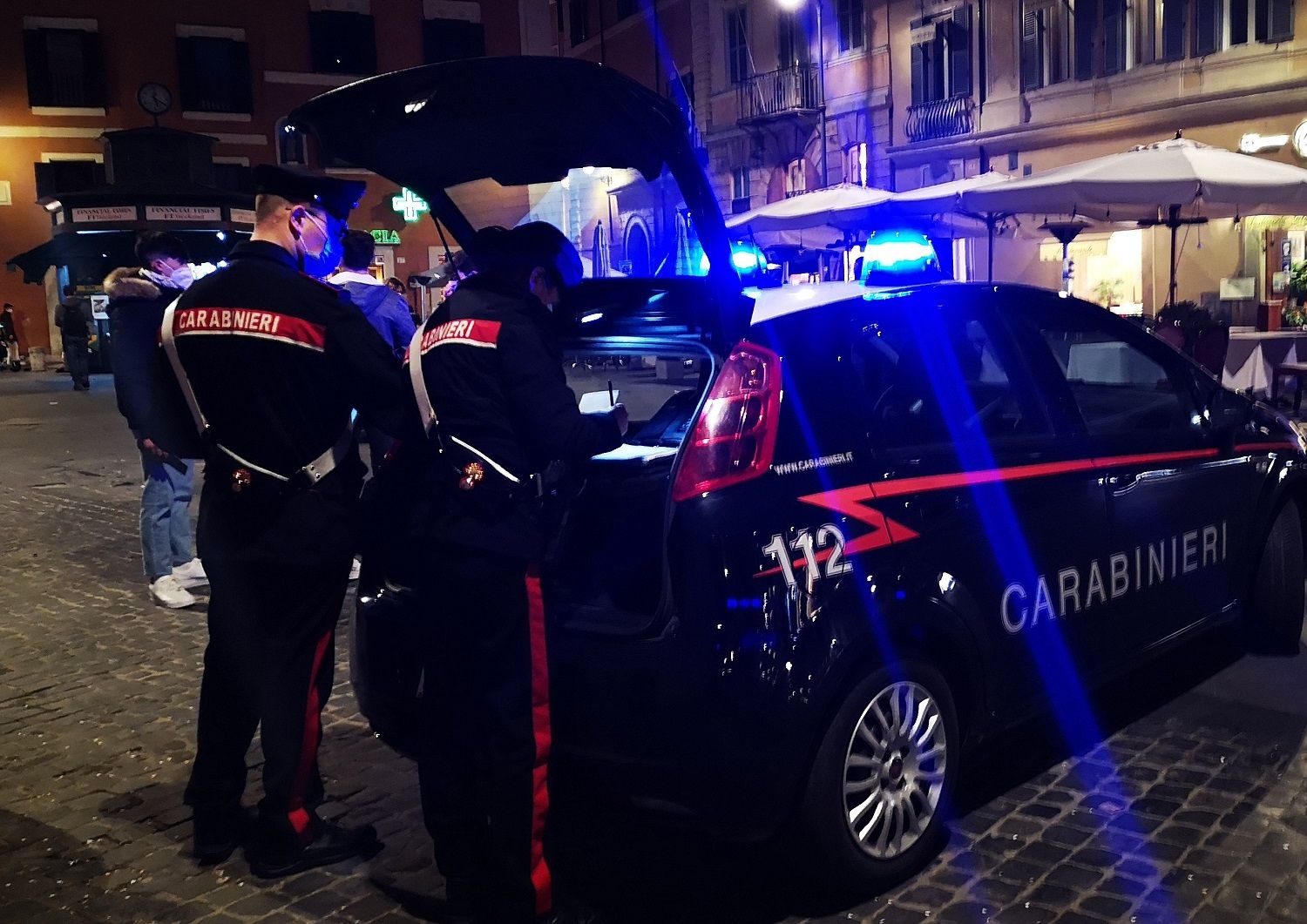 carabinieri notte