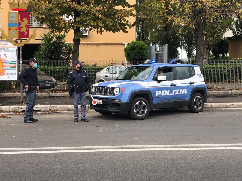 Roma: lui 72enne, lei 42enne insieme per affari: scoperti in casa oltre 200 grammi di hashish