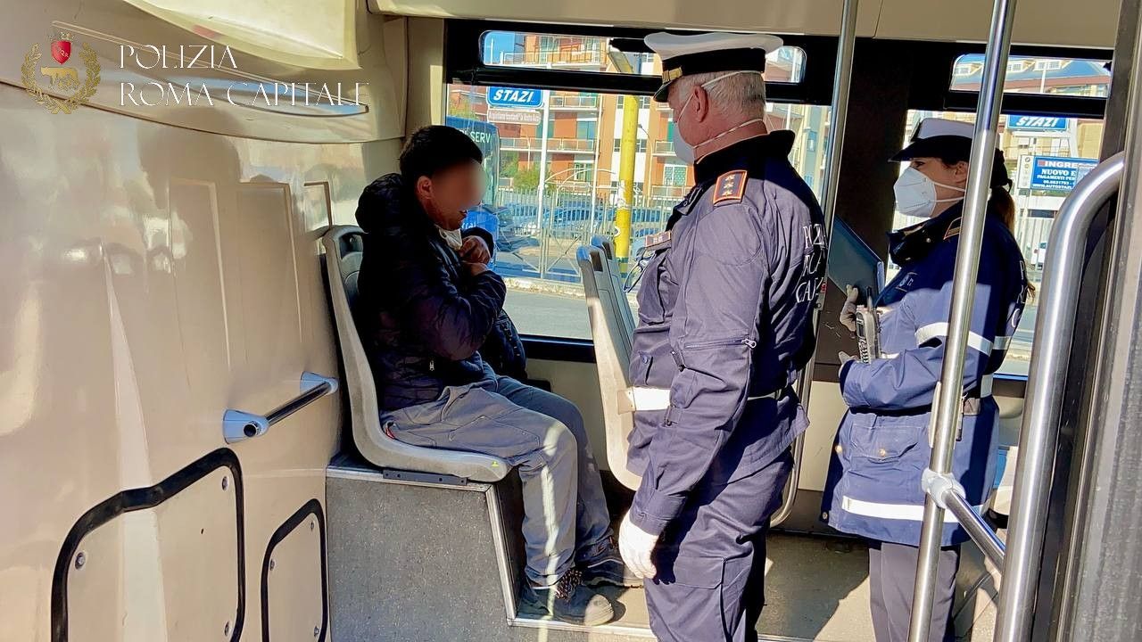 sul bus senza mascherina