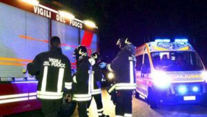 ambulanza - vigili del fuoco notte