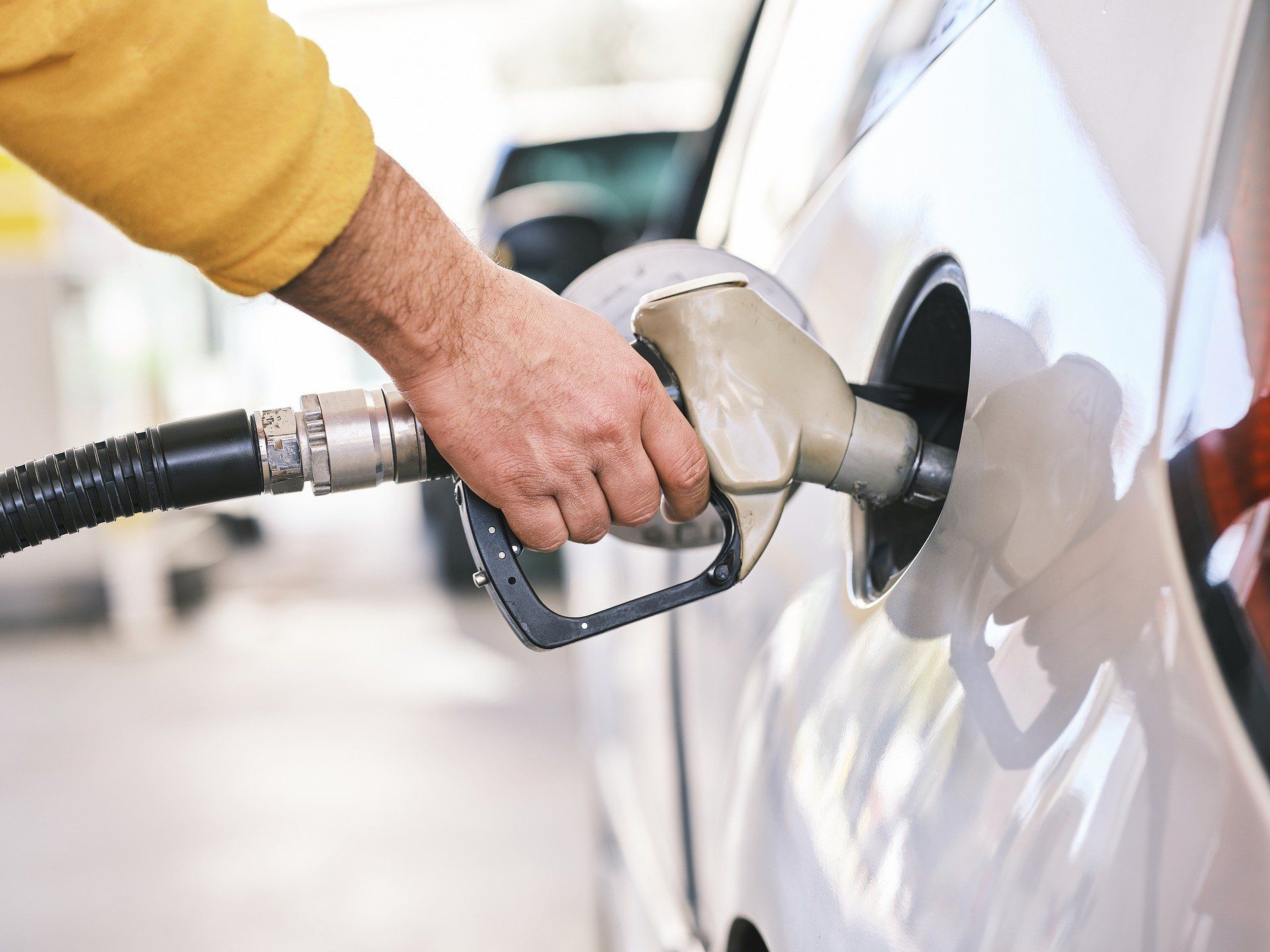 Perché il diesel costa più della benzina