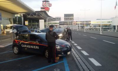 Pattuglia per Carabinieri per controlli a Fiumicino