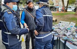 Roma, maxi sanzioni per i mercati abusivi: oltre 3.000 articoli sequestrati e multe per 30.000 euro