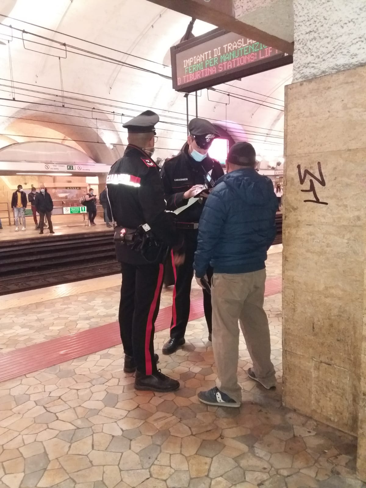 carabinieri metro