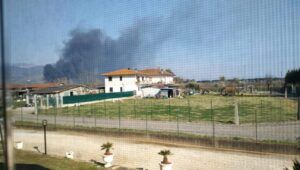 incendio stabilimento Latina Scalo