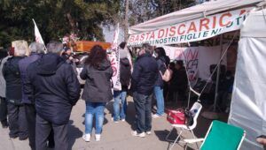 manifestazione discarica Roncigliano