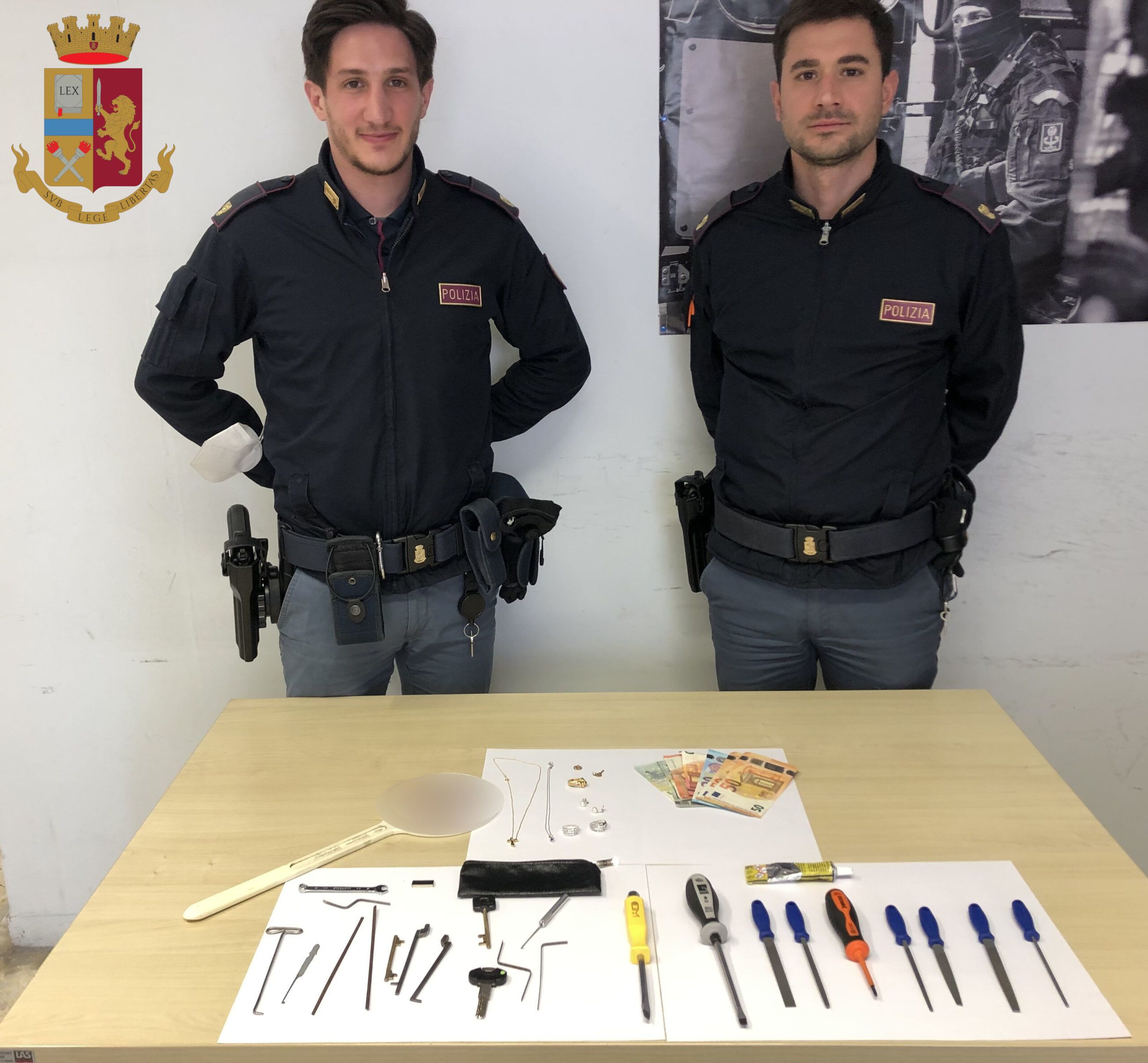 refurtiva sequestrata dalla Polizia a seguito di un pedinamento