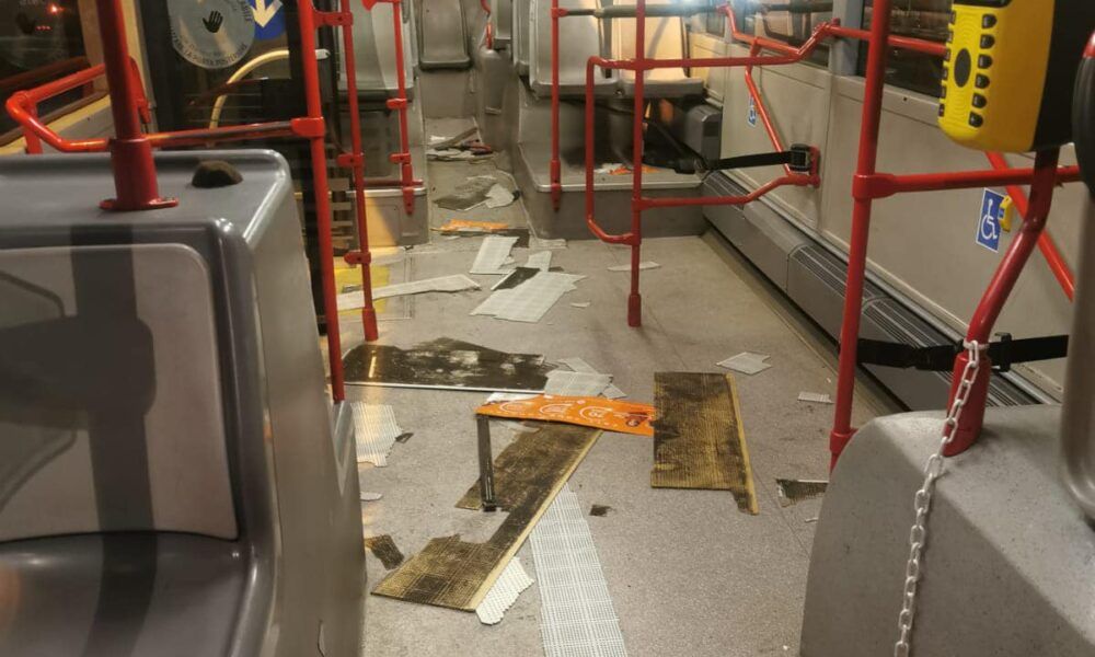 Bus Atac distrutto dai tifosi del Vitesse