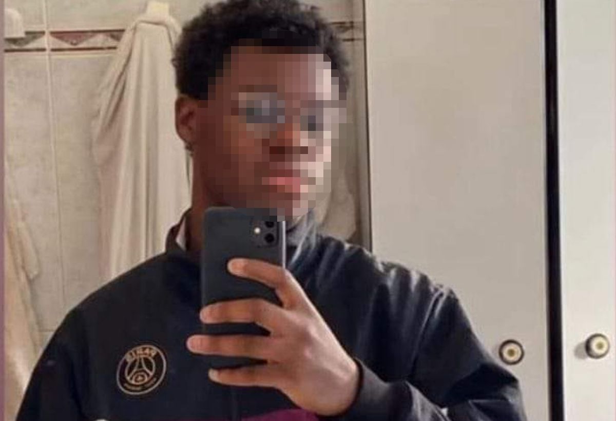 Foto censurata del ragazzo di 17 anni morto a Roma mentre giocava a basket